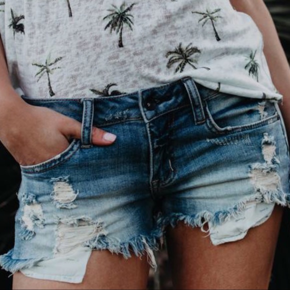 1 LEFT‼️ Misty Distressed Cut Offs - Picture 2 of 8